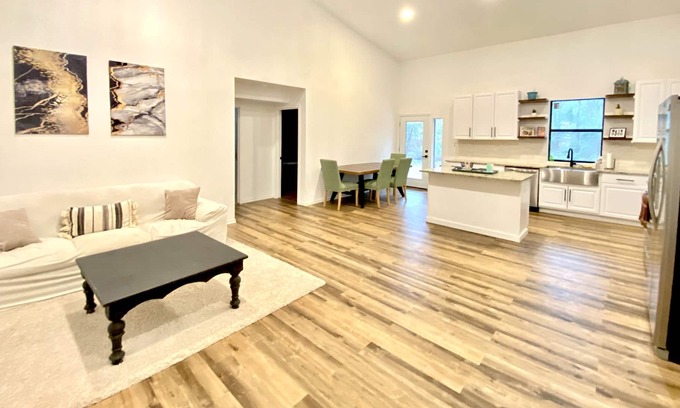 Gilmer House | Quiet home near private lake/minutes from shopping/restaurants