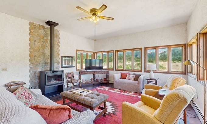 Durango House | Quiet home with stunning mountain views, pool table, WiFi, W/D & great location