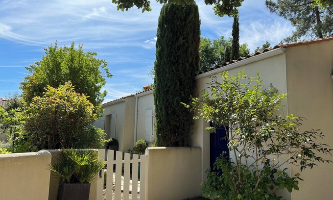Le Chateau-d'Oleron House | Quiet house with terrace and nature – Île d’Oléron, close to beaches and bike rides