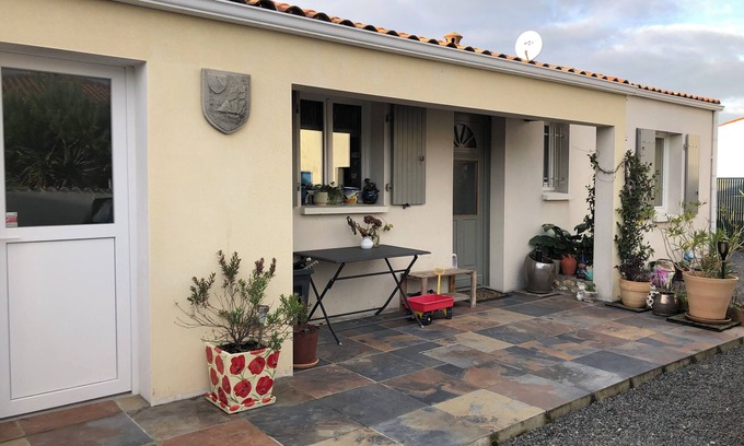 Le Chateau-d'Oleron House | Quiet house 6 people with swimming pool in Oléron
