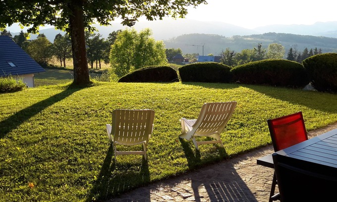 Montcel House | Quiet house in the countryside.