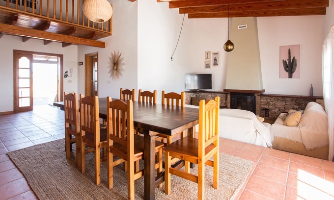 Pilar de la Mola House | Quiet house with pool
