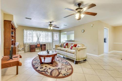 Central Southwest House | Quiet Houston Home with Porch - Near Park and Trails!