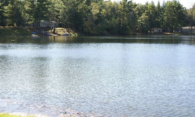 Neshkoro House | Quiet Lake with Kayaks and Direct Beach Access!