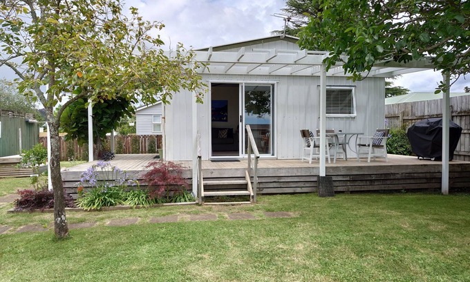 Whitianga House | Quiet little batch just 5min walk from shops