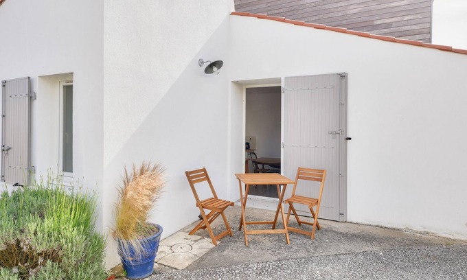 La Tranche-sur-Mer Apartment | Quiet location - 5min from La Terrière beach