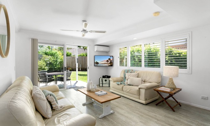 Noosaville House | quiet location, pet friendly, private back yard, close to river and activities