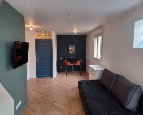 Juncasse - Argoulets Apartment | Quiet loft 7 min to Roseraie metro station