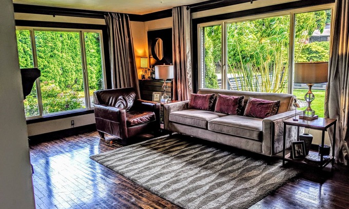 SeaTac House | Quiet Mid- Century Charmer Near Seattle Airport