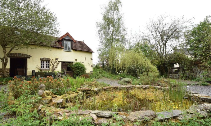 Saint-Clair-sur-l'Elle House | Quiet Normandy Hideaway