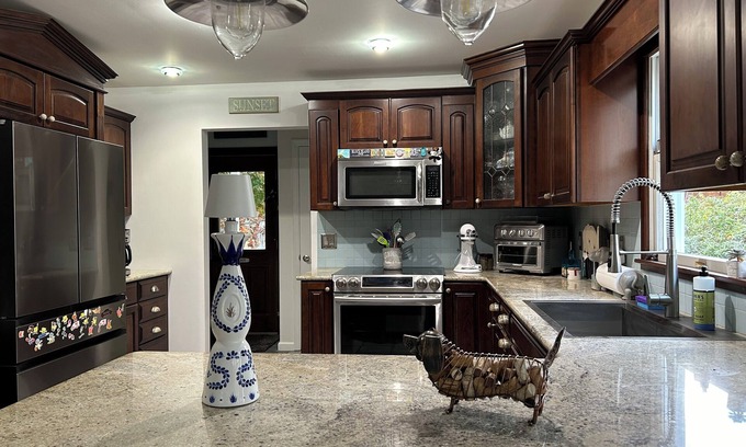 Montauk House | Quiet neighborhood, Family&Pet friendly, 5mins. from town & ocean beaches
