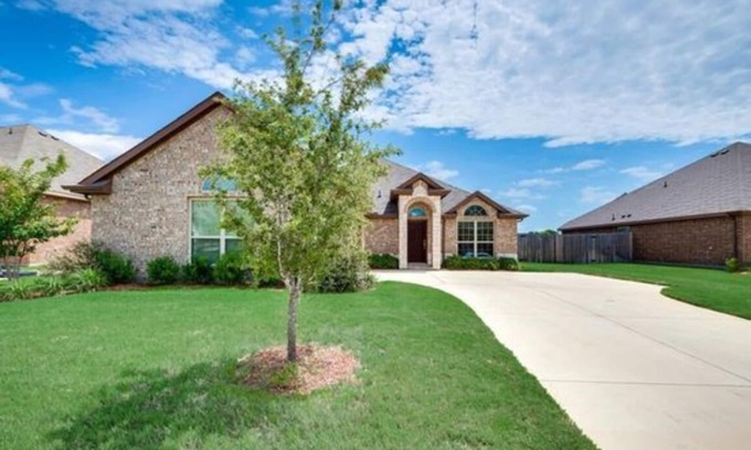 DeSoto House | Quiet, peaceful, clean and perfect for you!