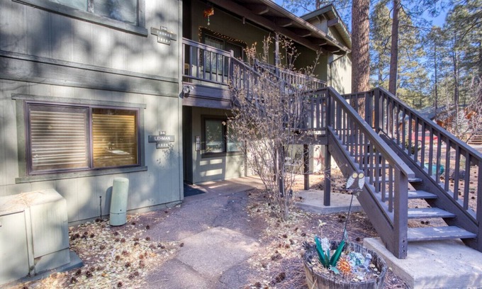Pinetop Condo | Quiet Pinetop Condo Next to Golf Course