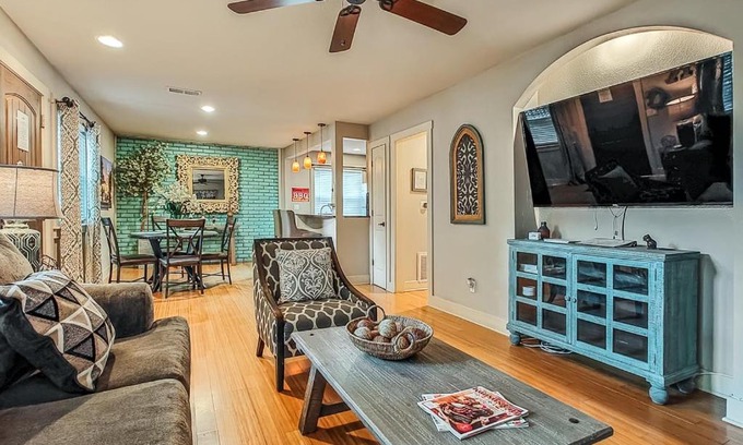 Plaza Westport House | Quiet Plaza Two bedroom 2 Bathroom