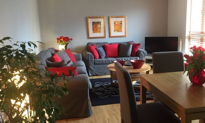 Greenwich West Apartment | Quiet quality apartment in Greenwich Centre by Cutty Sark DLR. Close to Park