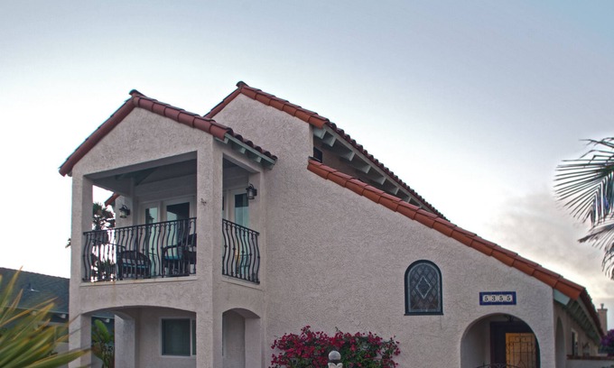 Oxnard Shores House | Quiet Relaxing Renovated Beachside Mediterranean Style House 2400 sq. ft.