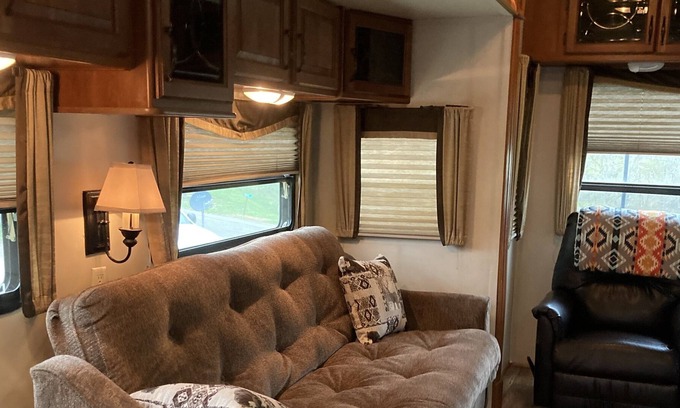 Old Washington House | Quiet rural setting within a few miles of 2 lakes!