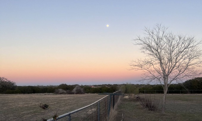 Lometa RV Rental | Quiet & Spacious Nature Retreat with Open Skies in TX Hill Country