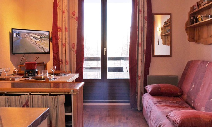 Risoul Apartment | Quiet studio with parking in Risoul, sleeps 4, 2 stars