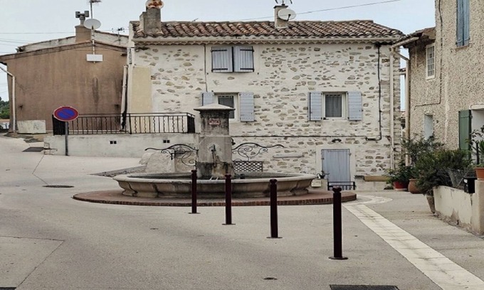 Cadolive Apartment | Quiet T2 apartment in Provencal village