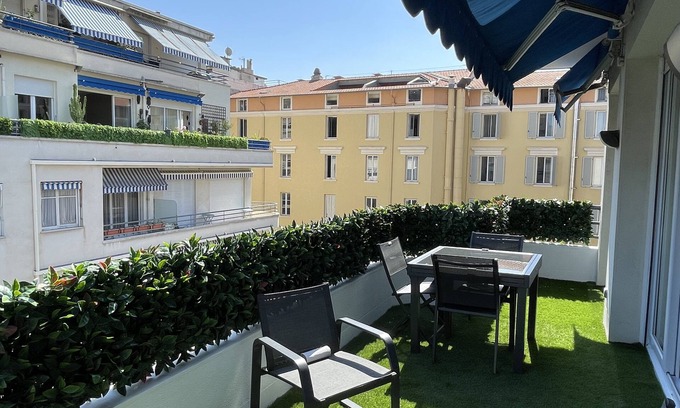 Carre d'Or Apartment | Quiet Top floor apartment with direct access to the Promenade des Anglais