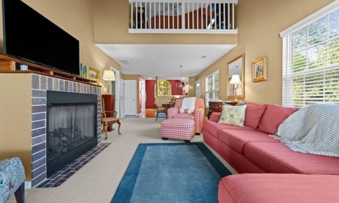 Greensboro House | Quiet Townhouse near the airport and beltline