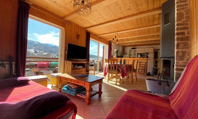 Ancelle House | Quiet, unoverlooked chalet 2 minutes from the village center