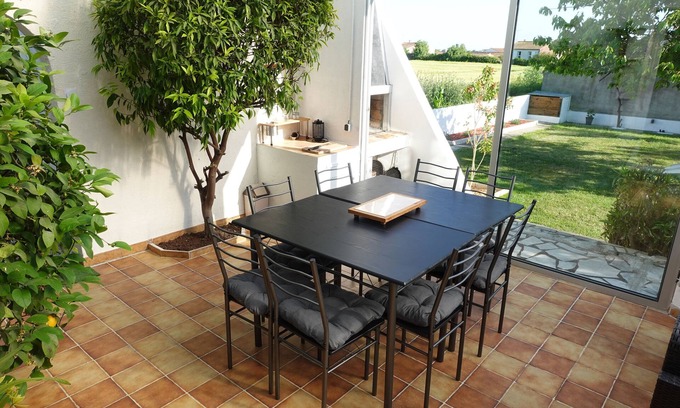 Saint Vivien House | Quiet vacation home just 8 minutes from the beach.