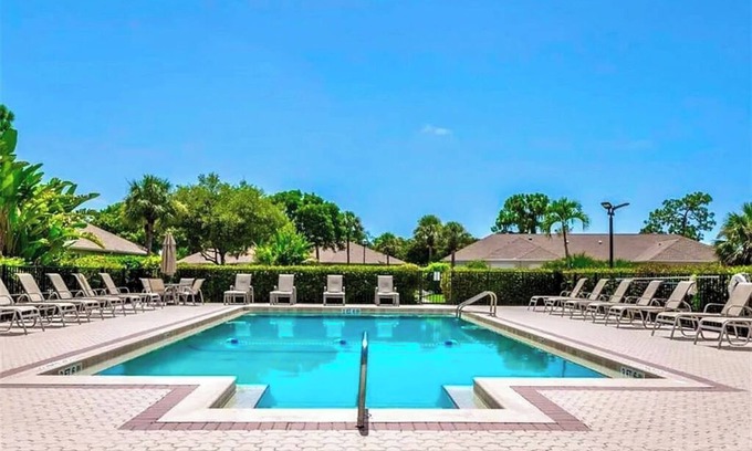 Estero Villa | Quiet Villa with FREE 9 hole GOLF COURSE near Beaches
