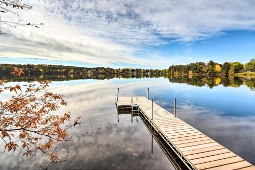 Dresser House | Quiet Waterfront Round Lake Home with Hot Tub
