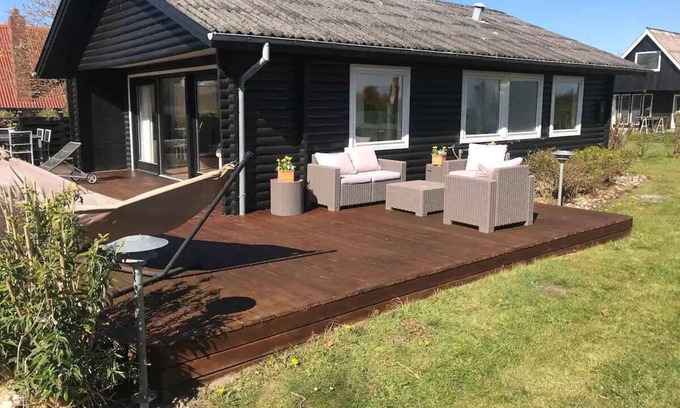 Middelfart House | Quietly located holiday home close to the sea