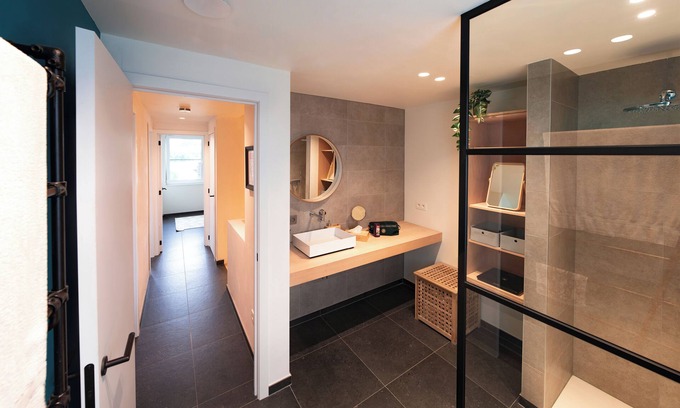 Hasselt House | Quietly situated holiday home on the edge of Hasselt, with private parking.