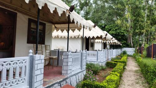 Alwar Hotel | Quila Camps and Resort, Burja