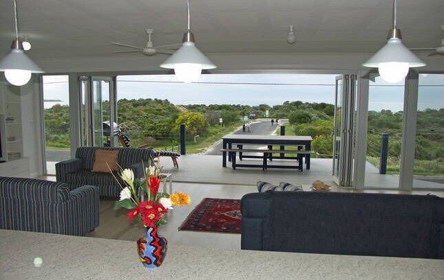 Waterhouse House | Quindalup sea views in Robe