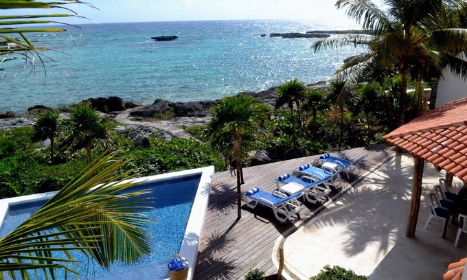 Akumal House | Quinta Del Mar Beautiful Vacation Home with Stunning Ocean Views + Guest House