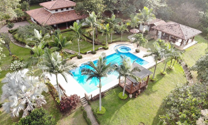 Coyolar House | Quinta El Poblado Luxury Home near Jaco Beach