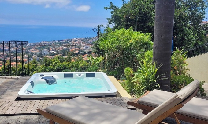 Santo Antonio House | Quinta Martin, spacious villa with views of Funchal and the Atlantic Ocean