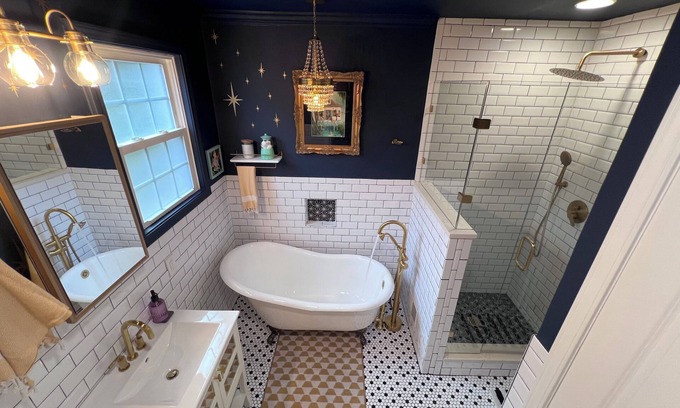 Sans Souci House | Quirky 2/1 Quick Access to SRT, 5 min to DT, 10 min to TR, clawfoot tub