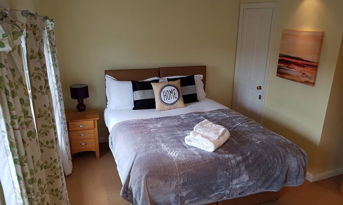 Slough House | Quirky large townhouse - Legoland, Windsor, Slough