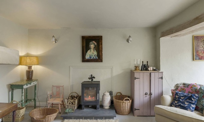 Totnes House | Quirky Lodge & Garden nr Totnes