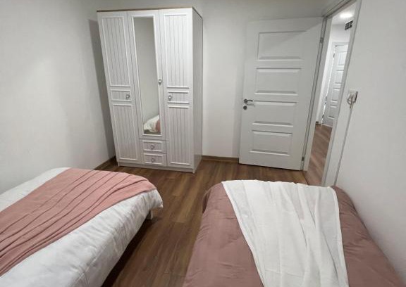 Basaksehir Apartment | Quite and nice Villa floor