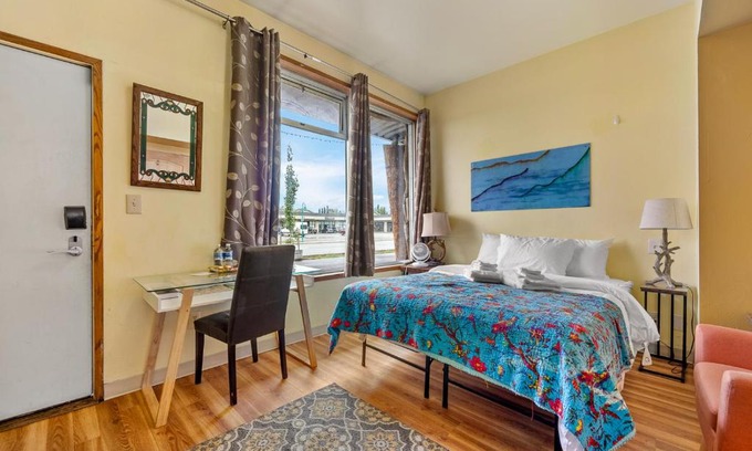 Midtown Anchorage Hotel | Qupqugiaq Inn