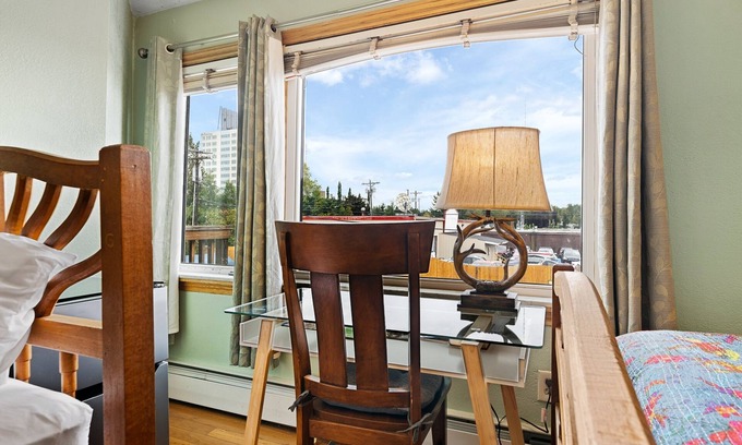 Midtown Anchorage Hotel | Qupqugiaq Inn