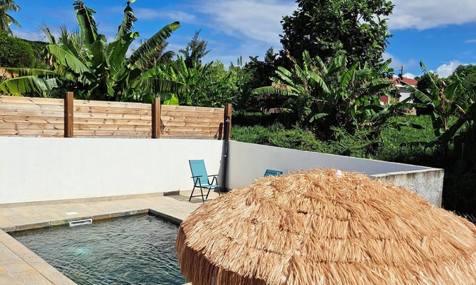 Le Lamentin House | Résidence, 2 Bungalows Climatisés à 6 km de L'aéroport. Véritable Havre de Paix