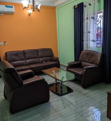 Yaounde Apartment | RÉSIDENCE 2K Studio Meublé-Chapelle Symbock-Gardien-WIFI-Location Véhicule