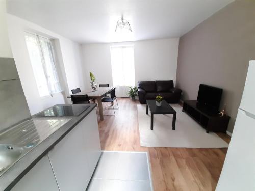 Survilliers Apartment | Résidence du Houx - 1 (Astérix, Aéroport CDG, Chantilly, Parc des expos.)