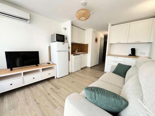 Le Grau-Du-Roi Apartment | Résidence Le Lagon Bleu - Studio cabine 4 couchages avec piscine MAE-7111