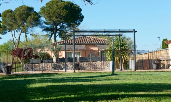 Loriol-du-Comtat House | Résidence Les Peupliers