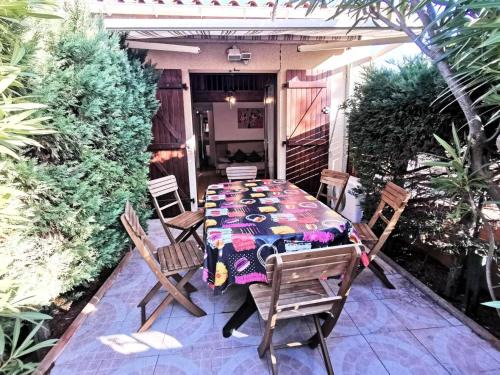 Port Leucate Villa | Résidence Maisons De La Plage - Confortable villa deux pièces avec mezzanine pour 6 personnes à Port Leucate. Réf: 1MPL 126 MAE-4794