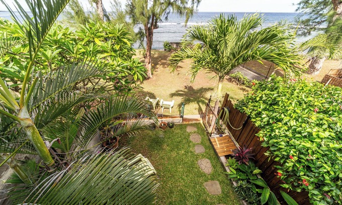 Trois-Bassins Apartment | Rêve Bleu waterfront apartment